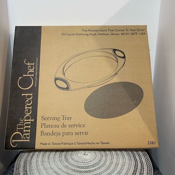 The Pampered Chef Serving Tray 2283 NWT - Picture 1 of 3